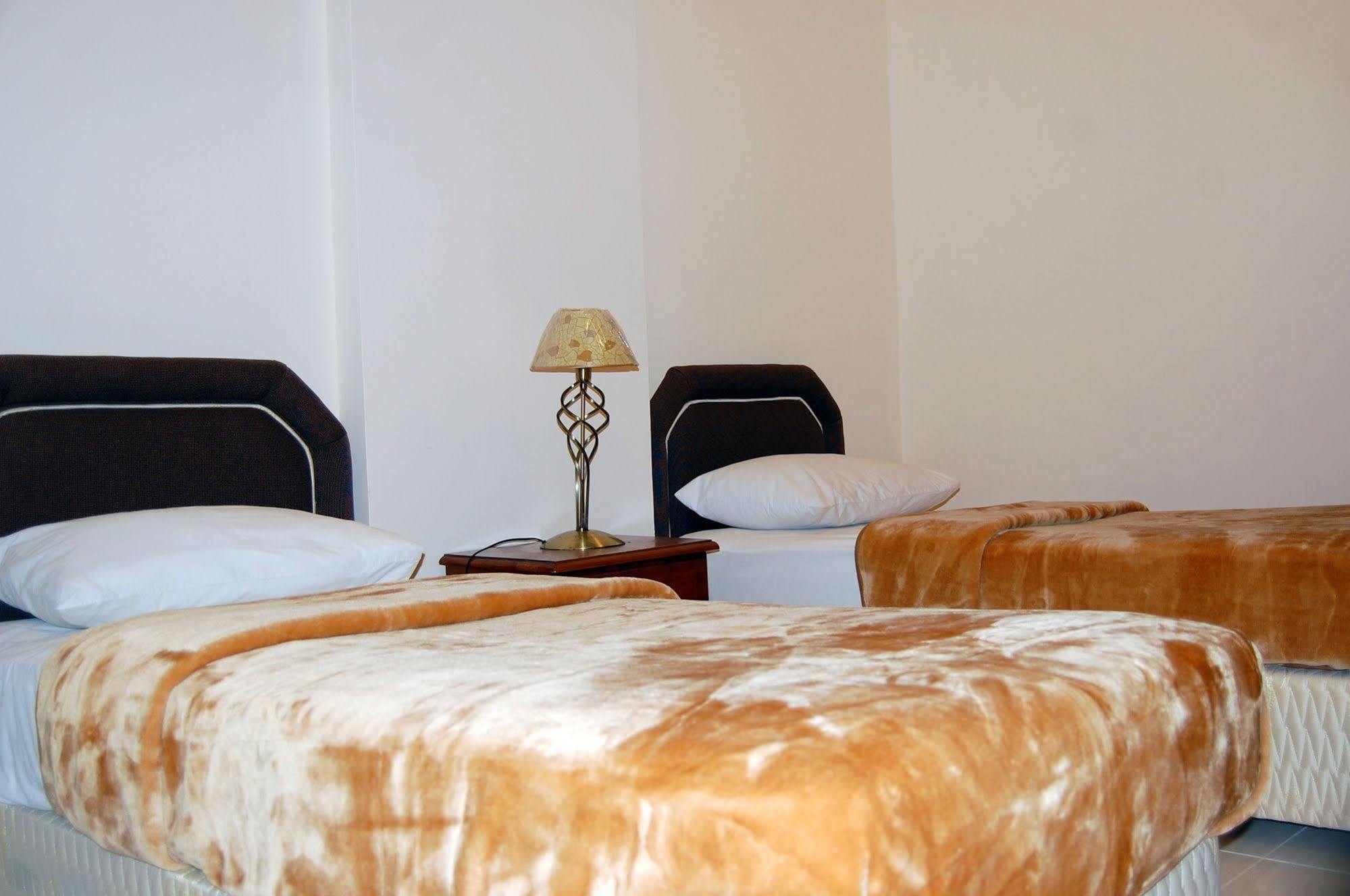 Al Ferdous Hotel Apartments Schardscha Exterior foto